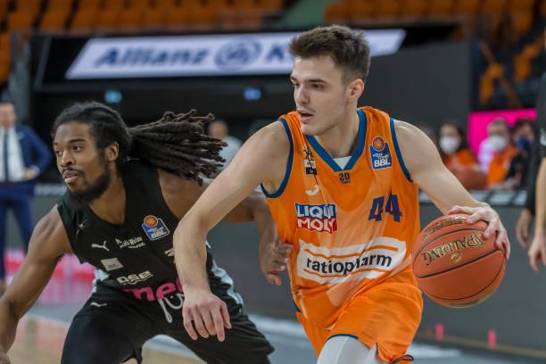 在现代足球 在现代足球